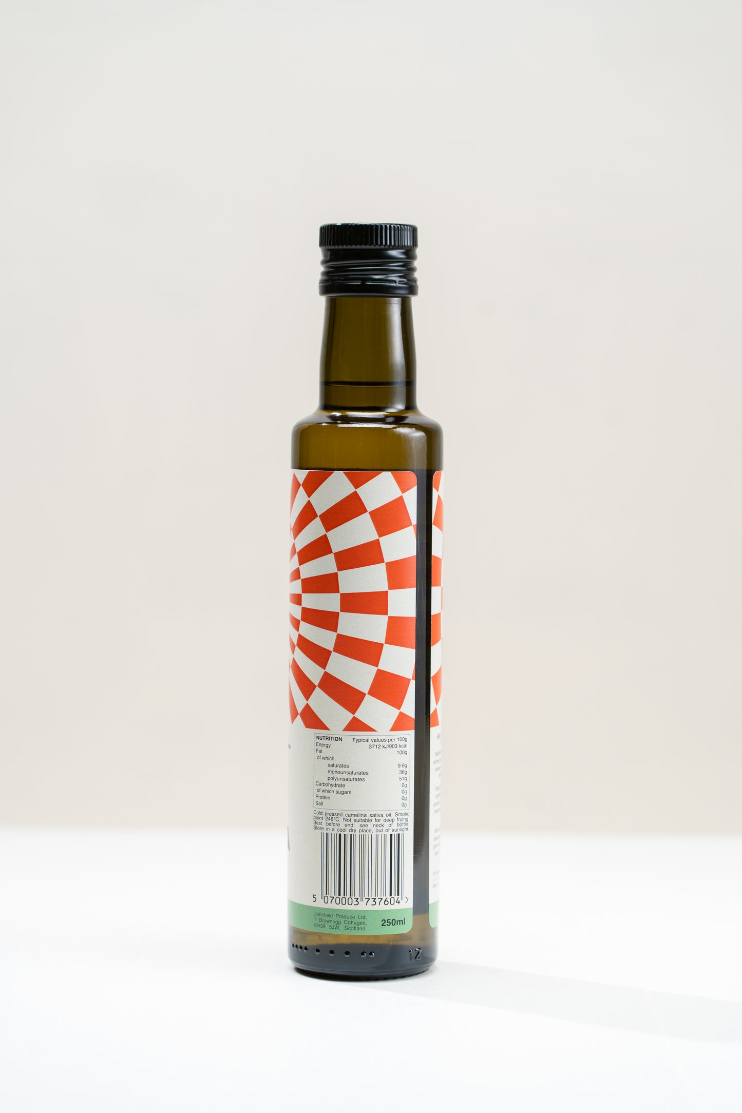 Back of camelina oil bottle showing nutritional information